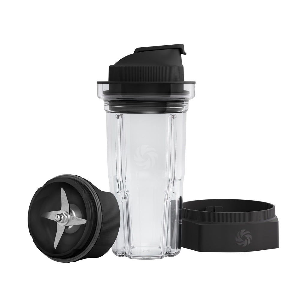 Vitamix Blending-Cup 600 ml mit Trinkdeckel, daneben Messerbasis und SELF-DETECT-Adapter