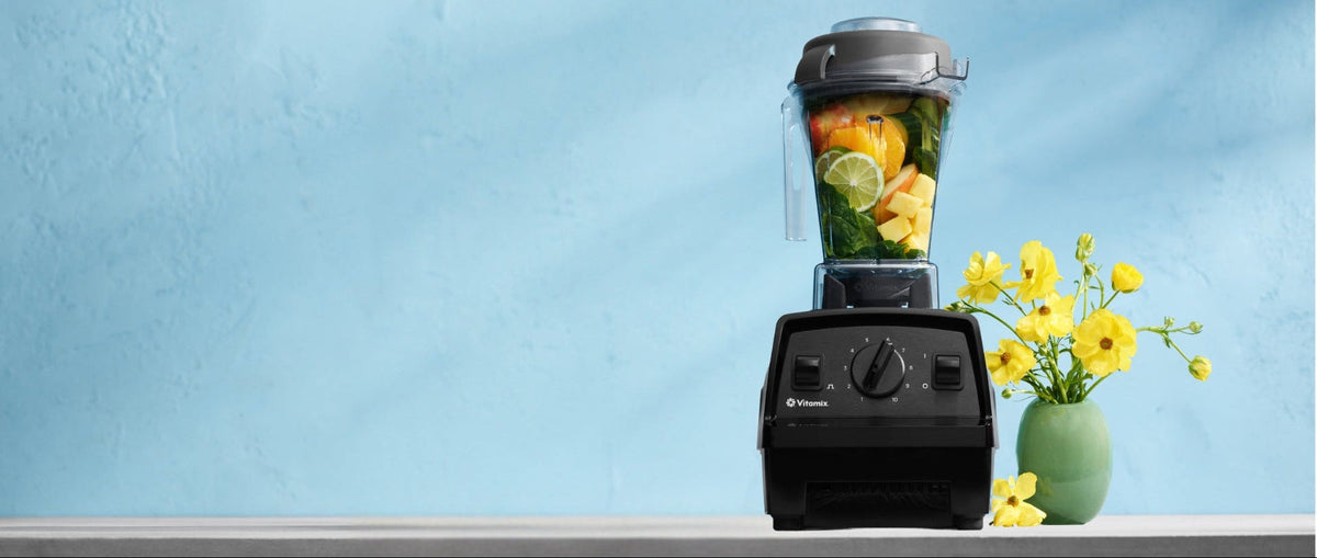 Vitamix Explorian E310 — Hero-Bild mit kompaktem Hochleistungsmixer