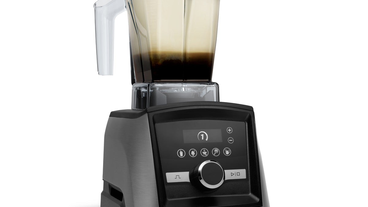 Vitamix Ascent A3500i mit dem Interlock-Aer-Disc-Behaelter und einem Cold Brew Cappuccino